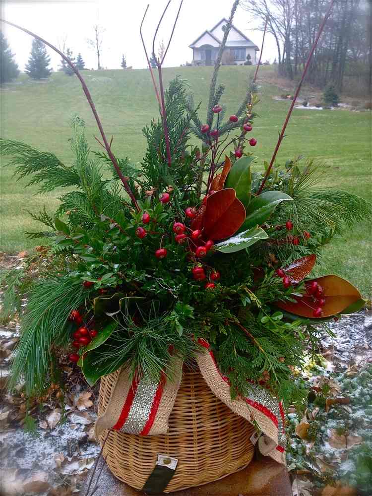 Ozdobte vianočný košík jedľovou zelenou