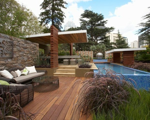 Záhrada k bazénu s drevenou palubou Záhradný záhradný nábytok na ochranu pred slnkom