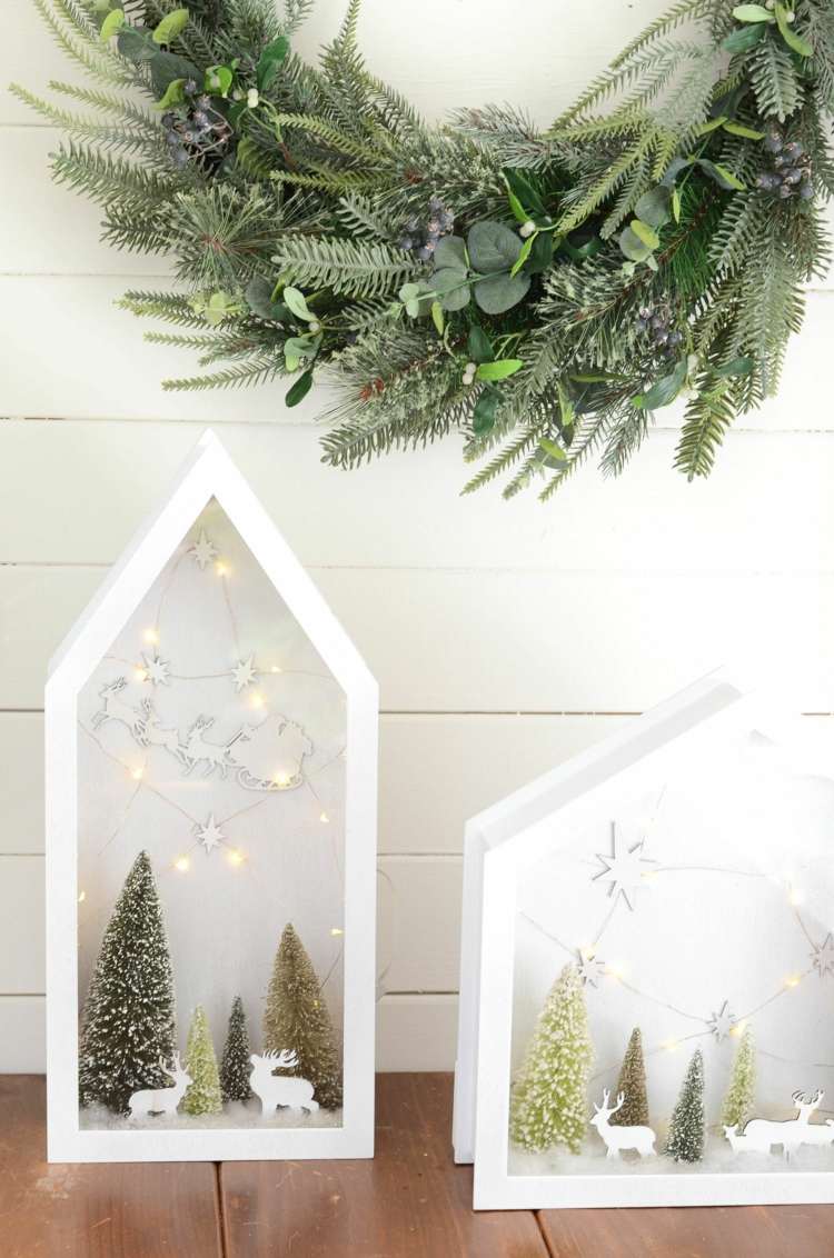 Drotárska zimná krajina v krabici v tvare domu so sobmi