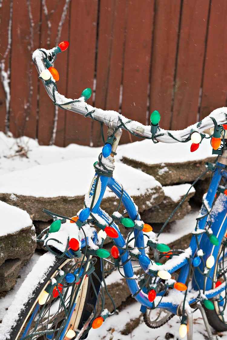 Deco v januári až marci omotá okolo bicykla rozprávkové svetlá