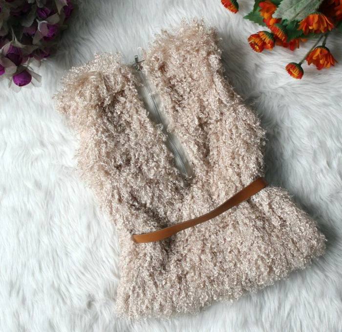 módna vesta s opaskom, útulná a teplá pre dievčatá krásna-béžová-vesta-s-opaskom