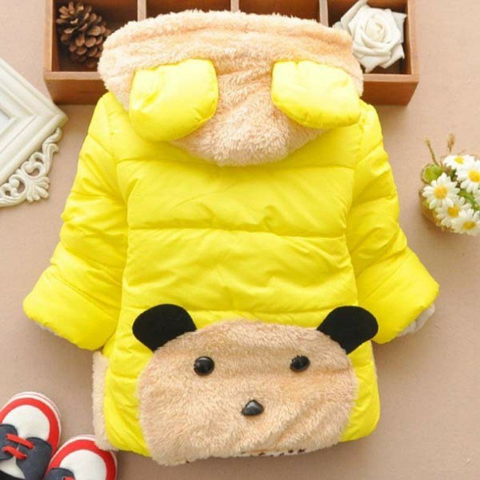 skvelá prešívaná bunda s motívmi na chrbte žltá bunda s medvedou hlavou