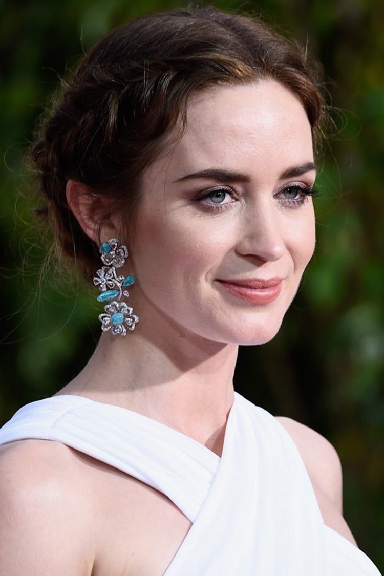 farby zimného typu šperky Emily Blunt štýl