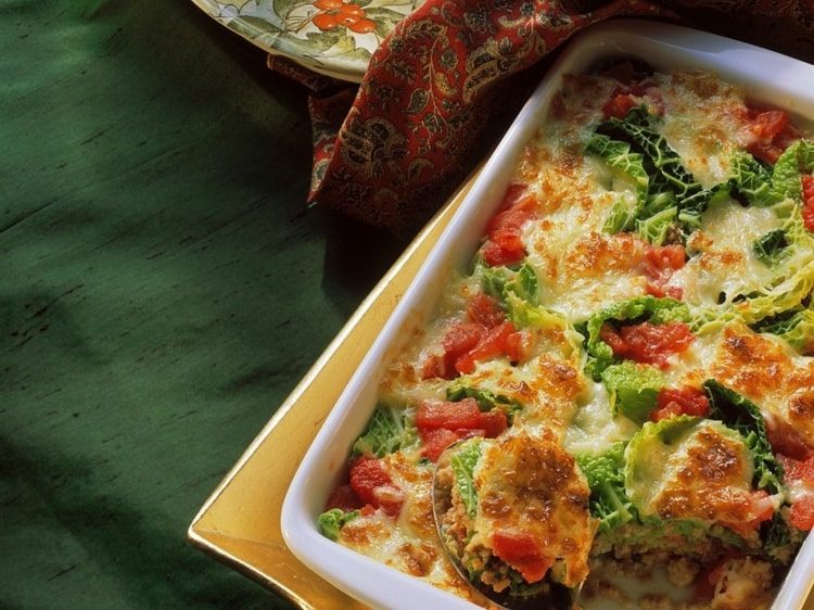 Savoy kapusta recepty na kastról s mletým mäsom a paradajkami