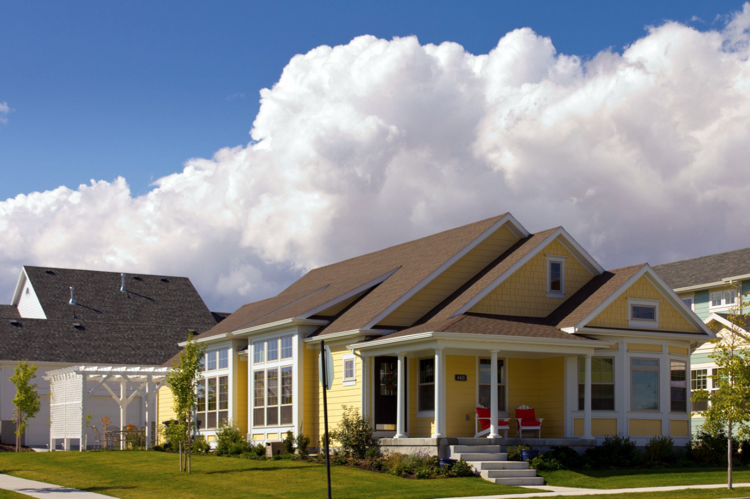 Bývanie na vidieku-mestský dom-klasika-la% cc% 88ndlich-žltá