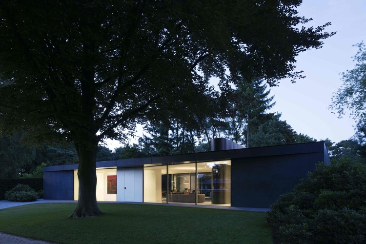 žijúci na jednej úrovni moderná architektúra záhradná zeleň