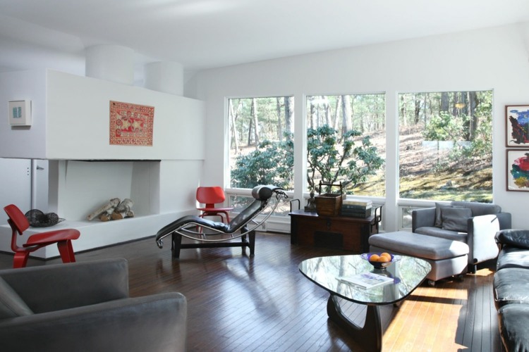 obývačka-v-štýle-bauhausu-obývačka-konferenčný stolík-trojuholník-krb-červené akcenty