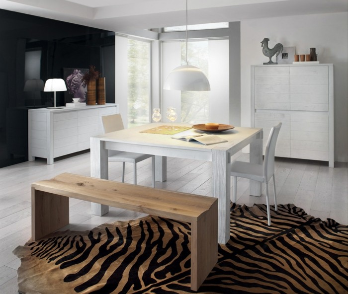 Nábytok masívna zvieracia umelá kožušina moderná biela komoda