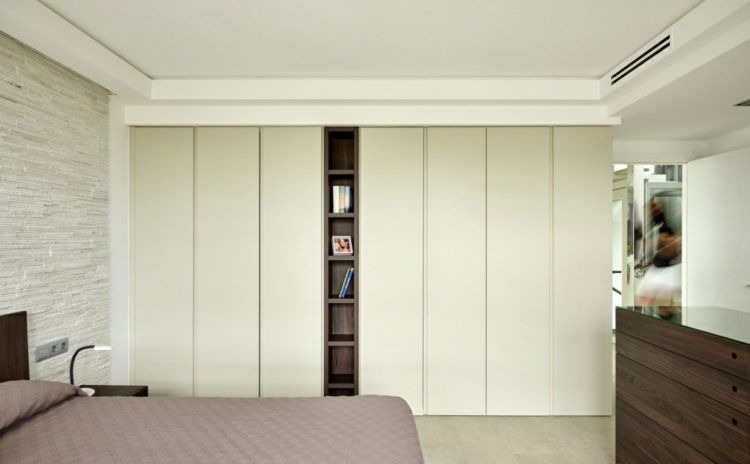 obývačka-nápady-biela-skriňa-dizajn-moderná-kredenc