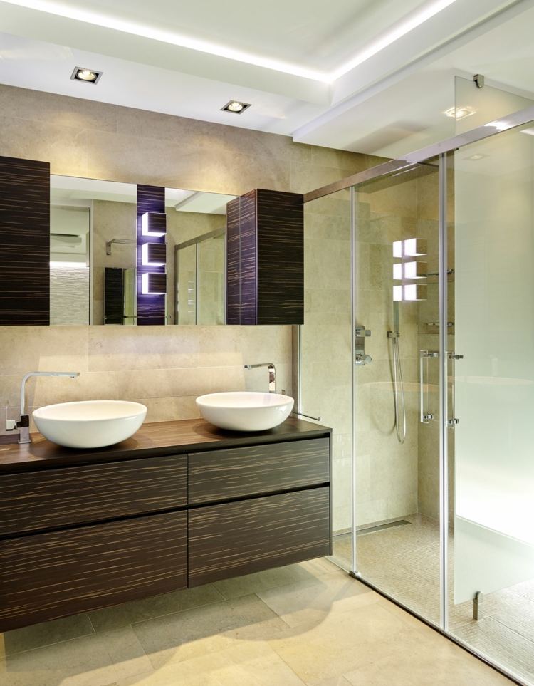 obývačka-nápady-biely-dizajn-kúpeľňa-mokrá-komôrka-sklo-prírodné materiály