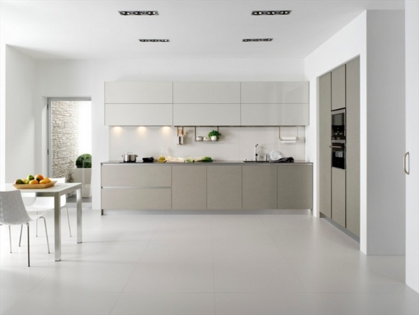 Moderná kuchyňa z lakovaného skla-biela puristická