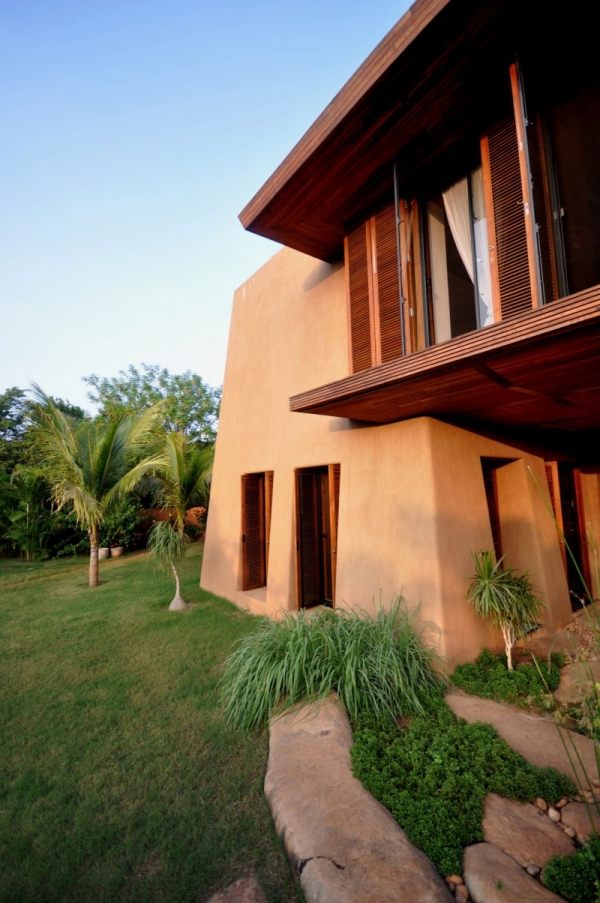 Architektúra Moderný záhradný bazén domu v Indii