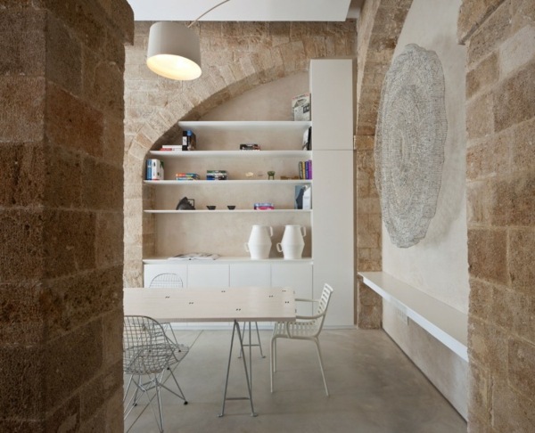 Jedáleň-biely luster-zrekonštruovaný-byt