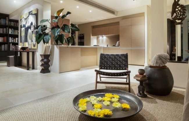 Dekoračná ratanová stolička z papierového dáždnika v ázijskom štýle