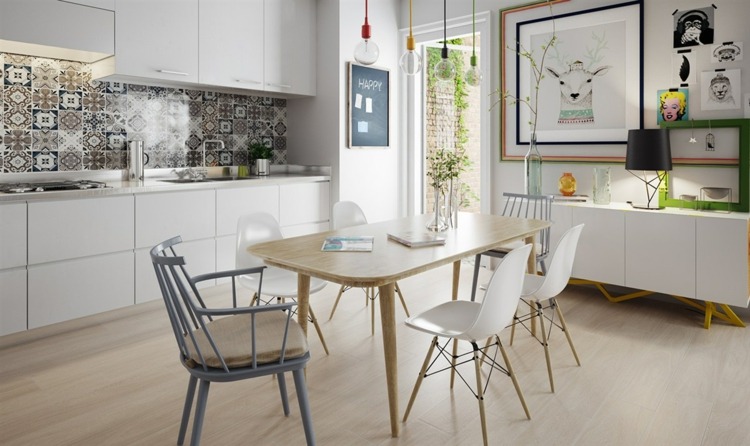 Dizajnové kuchyne v bielej farbe s patchworkovými akcentmi design-byt-jedálenský stôl-nápad-eam-stoličky-biela-drevo