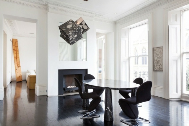 Zariadenie obývačky krbom okrúhly stôl čiernou doskou Krb nápady na okrúhle podlahové dosky s okrúhlym stolom