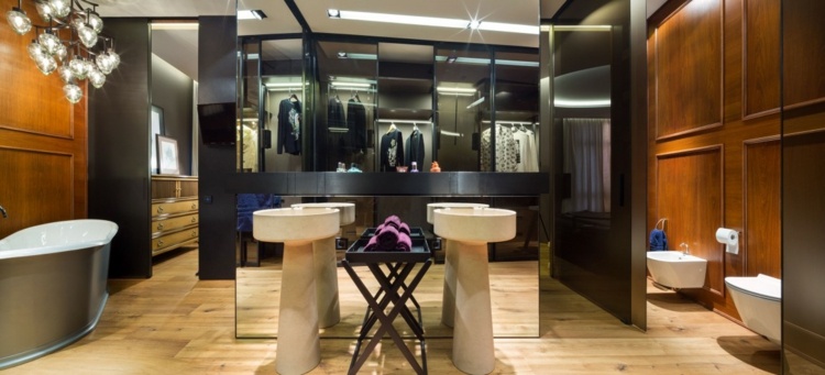 byt žltý sivý vnútorné zrkadlo nástenný odkladací stolík