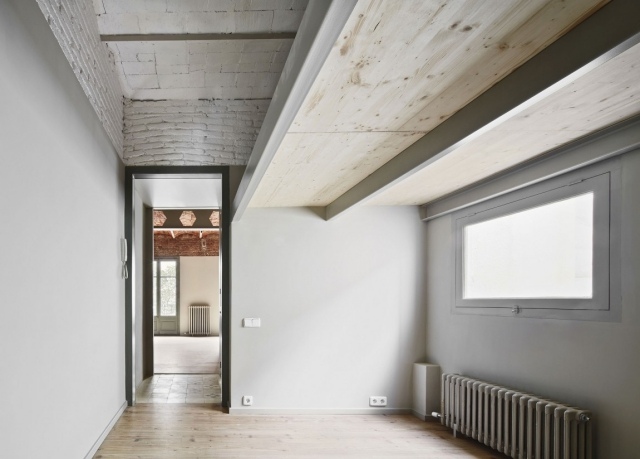 Dizajn bytu-spálňa-malé okno