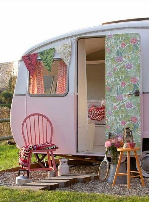 ozdoba karavanu retro nádych mäty ružovej Ozdoba do karavanu s retro nádychom ružovej mäty piepornej