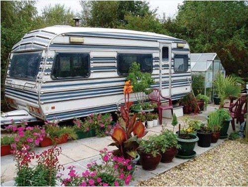 Vonkajší dizajn dekorácie Wohwagen s retro dotykovým pruhom Wohwagenská dekorácia s retro nádychom vonkajšieho dizajnu pruhovaného vzoru