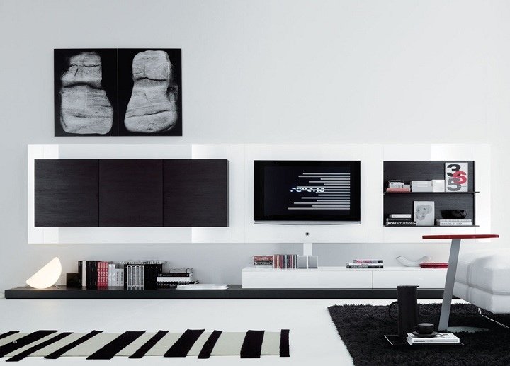 Moderná nástenná jednotka v bielej farbe so vstavanými policami Úložná stena moderná obývacia izba biele nástenné jednotky kobercové pruhy
