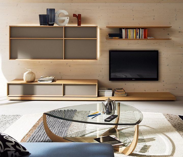 Nástenná jednotka od Team 7 - moderný kus nábytku pre skutočných znalcov Stenový systém moderná obývacia izba posuvné dvere z dubového dreva