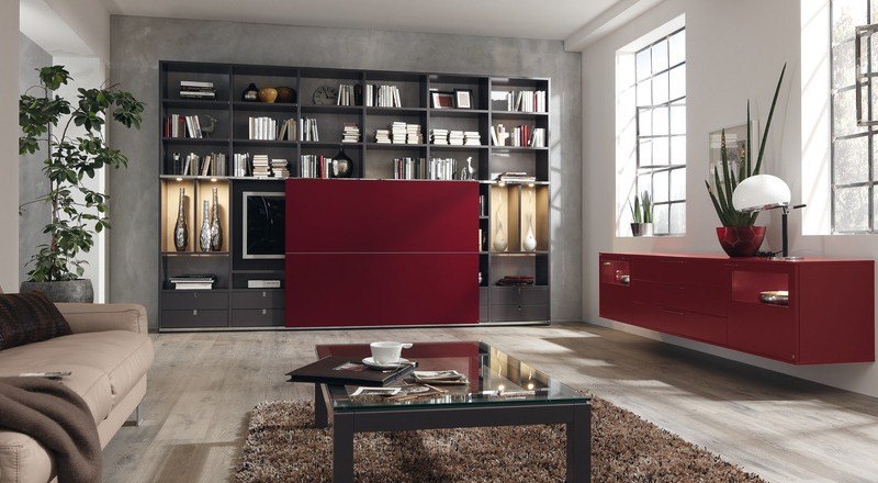 Nástenná jednotka s policami a posuvnými dverami vo vínovo červenej farbe Nápady na nástenné jednotky, lesklé predné strany, príborník, červená farba