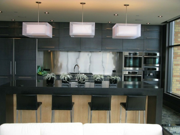 malý kuchynský ostrovček-moderné zariadenie