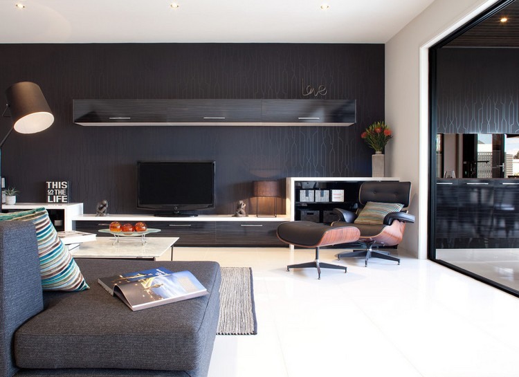 Obývacia izba-sivá-tapeta-biela-podlaha