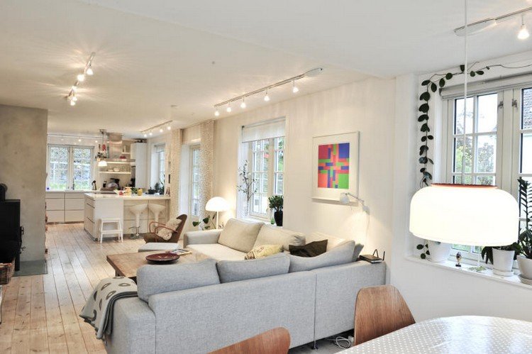 Dobre osvetlite otvorené obytné priestory - rôzne svetelné zdroje Obývacia izba-osvetlenie-otvorený-obývací priestor-nerezový luster