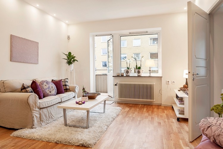 Zapustené miesta na strope v dvoch radoch Osvetlenie obývačky-stropné vstavané reflektory-pohovka