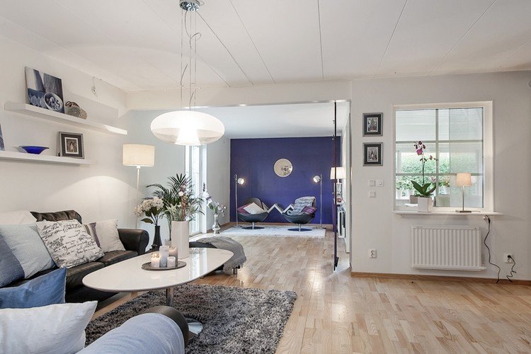 v obývačke naplánujte rôzne zdroje svetla Osvetlenie obývačky-nápady-závesná lampa-stojacie lampy