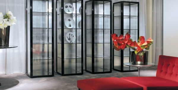 sklenená vitrína besana