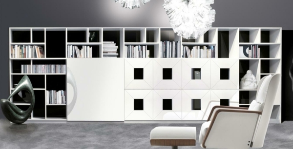 knižnica besana od podlahy po strop