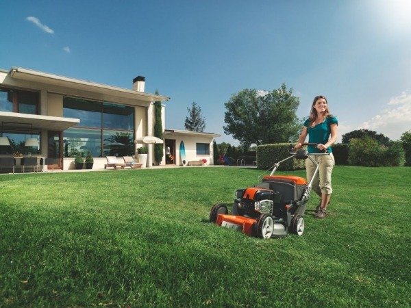 Kosačka na trávu kúpiť modely elektrická benzínová záhrada Kosačky na trávu nakupujú modely elektrických benzínových motorov, ktoré sa ľahko ovládajú