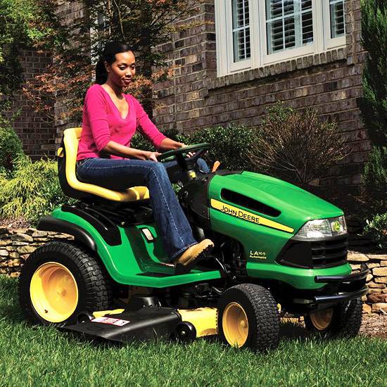 Kosačka na nákup záhradného traktora tipy na nákup kosačky na trávu plocha traktora záhrada