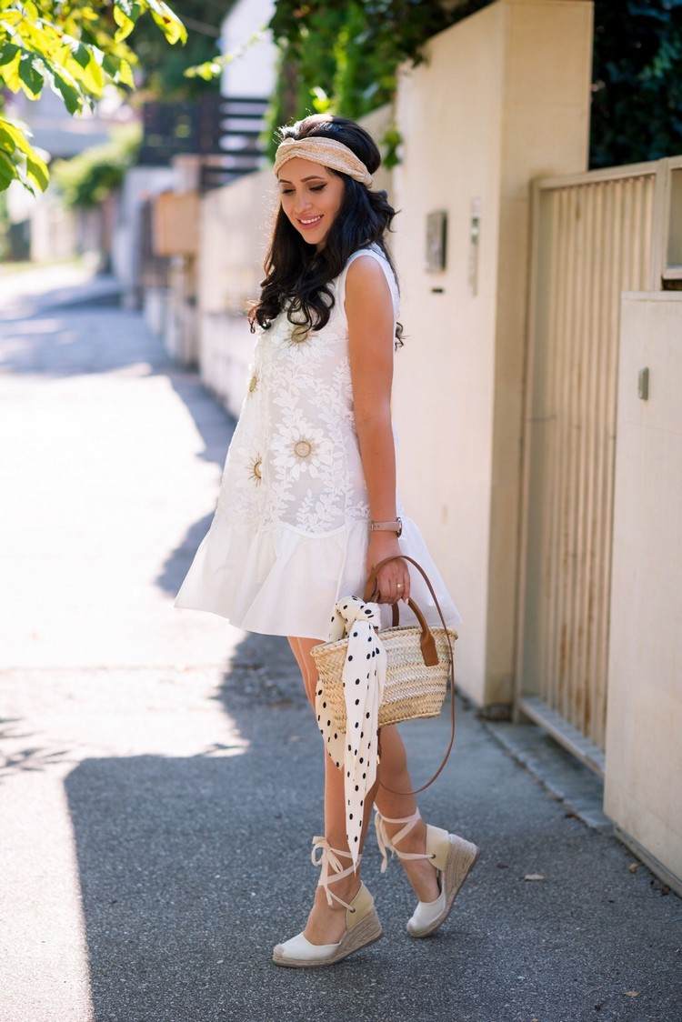 Espadrilles kombinujú nápady oblečenia v bielych šatách na leto