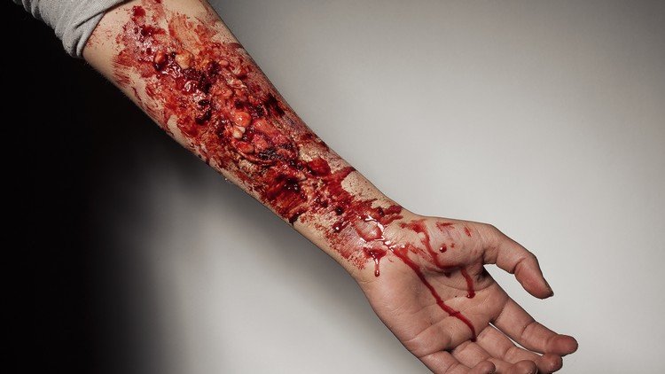 Make-up na rany, krvácajúce-rany-predlaktie-fx-make-up-sami