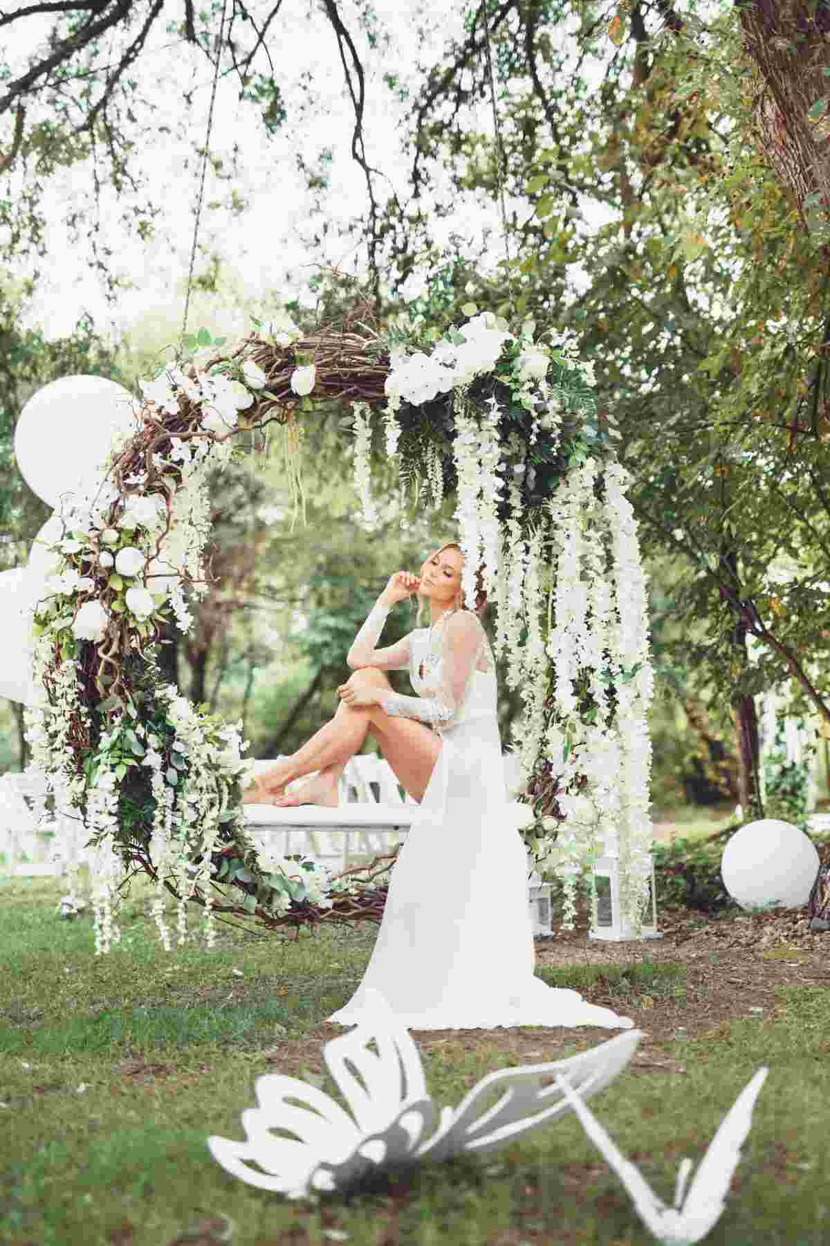 Zeleň svadby organizovať nápady svadobný oblúk trendy svadobné šaty kvety 2019