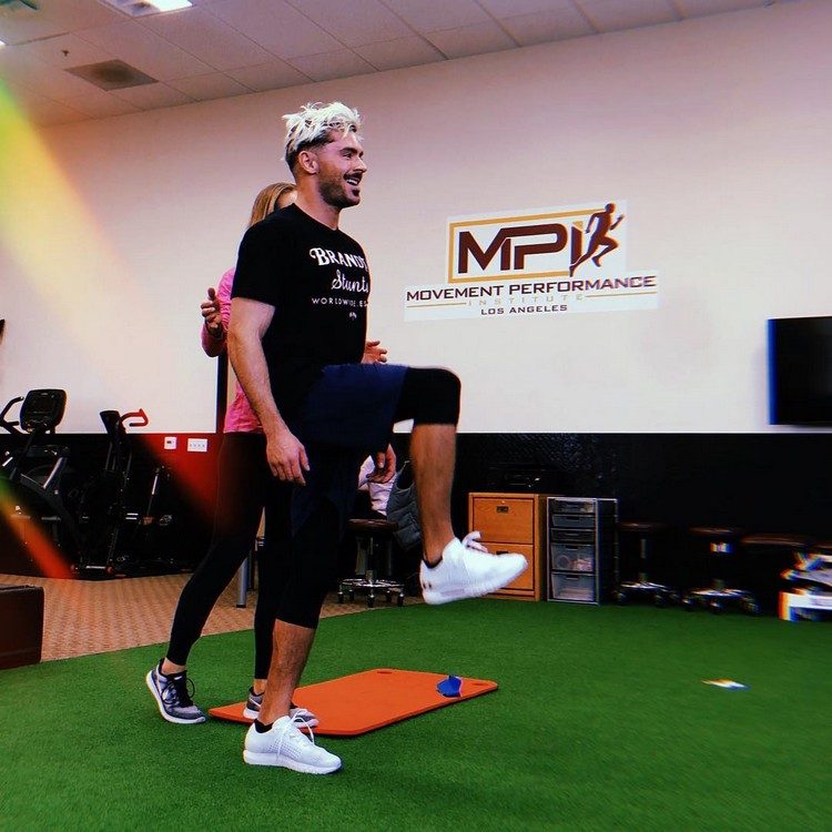 Tréningový plán pre dolnú časť tela pre mužov Zac Efron Baywatch