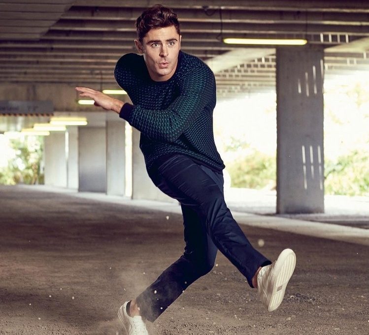 Zac Efron Baywatch cvičenie brucho mimo tréningový plán muži