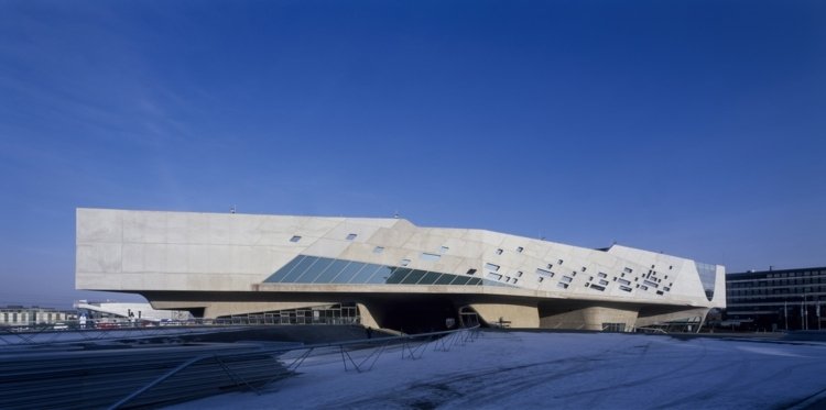 design-zaha-hadid-phaeno-science-wolfsburg-betónová konštrukcia