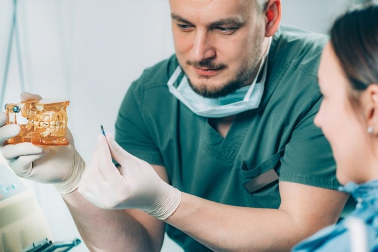 Zubná implantácia, na čo si dať pozor potom