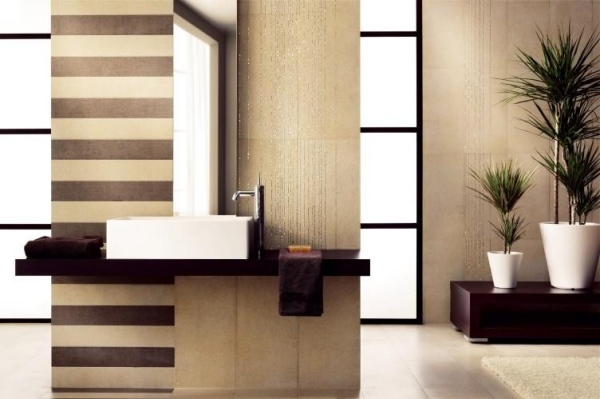 Dlaždice kúpeľňový krém kryštály swarovski za umývadlom