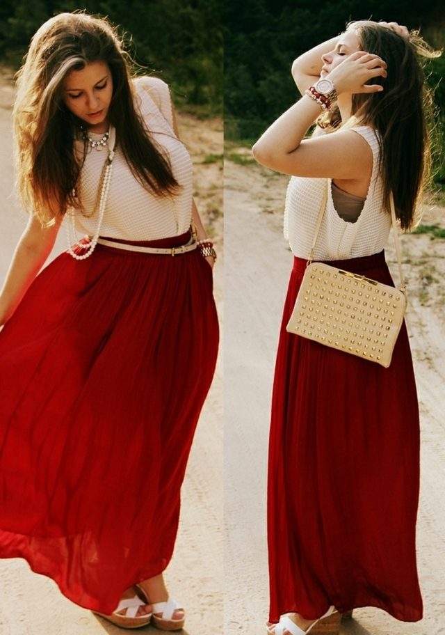 Šifón-sukňa-dlhá-červená-svetlá-kabelka-sandále na vysokom podpätku