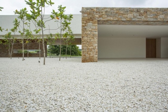 Luxusné-Villa-Itatiba-RoccoVidal-P + W-kryté parkovacie miesta