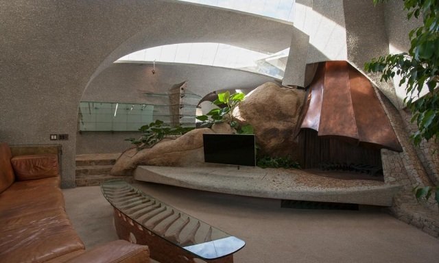 Interiérový dizajn moderný a futuristický nábytok ako stroj času