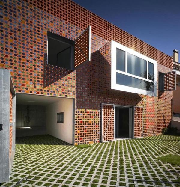 Keramické obklady fasádnych prvkov Torreaguera Atresados