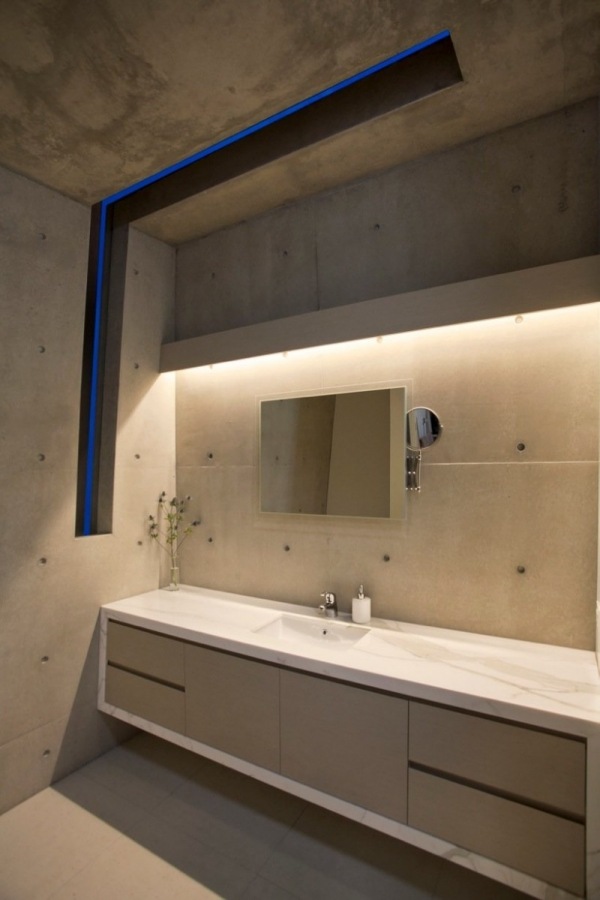 Omietanie stropu-kúpeľňový nábytok Omietanie stropov - kúpeľňový nábytok