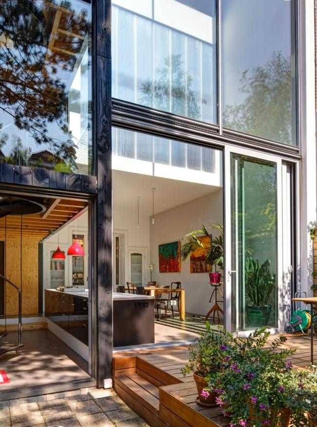 Sklenené využitie moderných konverzií dizajnu domu